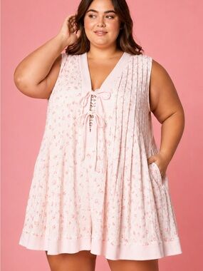 Rare Raw pink floral romper dress in size large 🌸